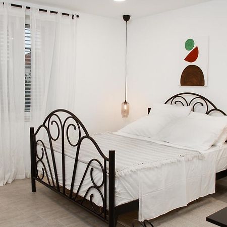 Vinea Suites โตรกีร์ ภายนอก รูปภาพ