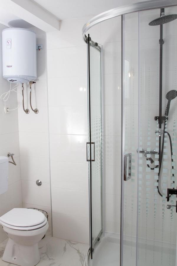Vinea Suites โตรกีร์ ภายนอก รูปภาพ